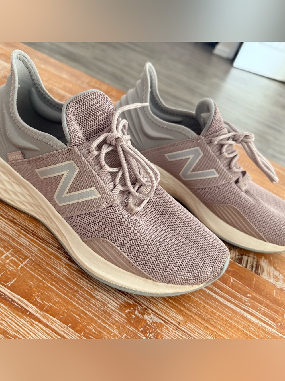 New Balance Women's Grey Slip-On Athletic Sneakers Size 10 /27cm Excellent